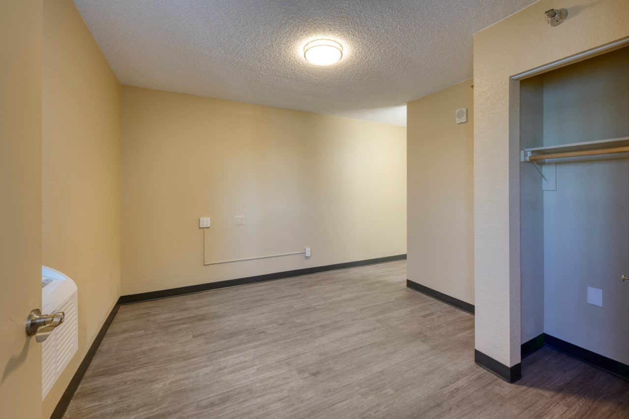 Tabor Lake Apartments – photo 4