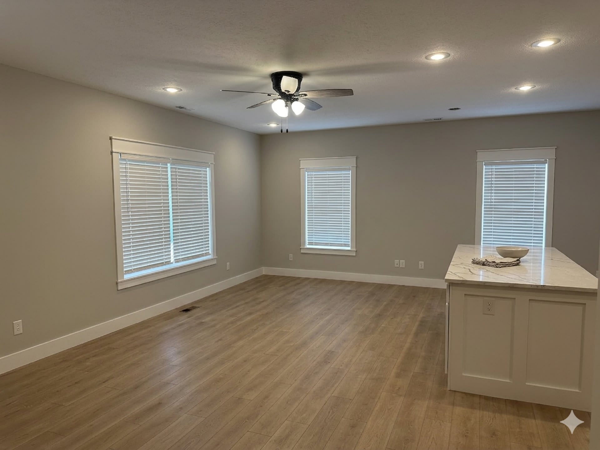 August 2027 Brand New Build 3 Bed 3 Bath Brick Townhome Amazing Location – photo 3