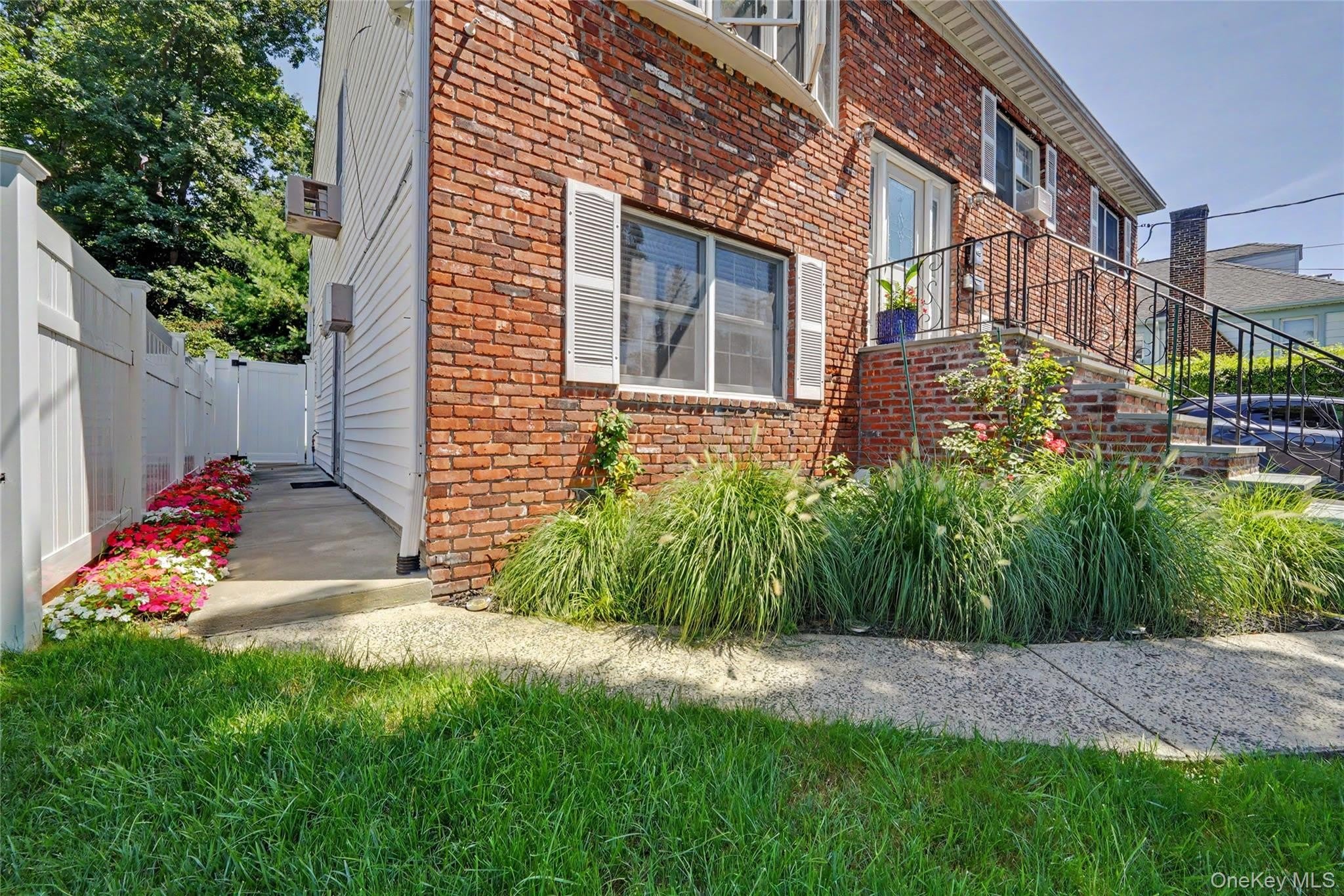 46 Homewood Avenue – photo 1