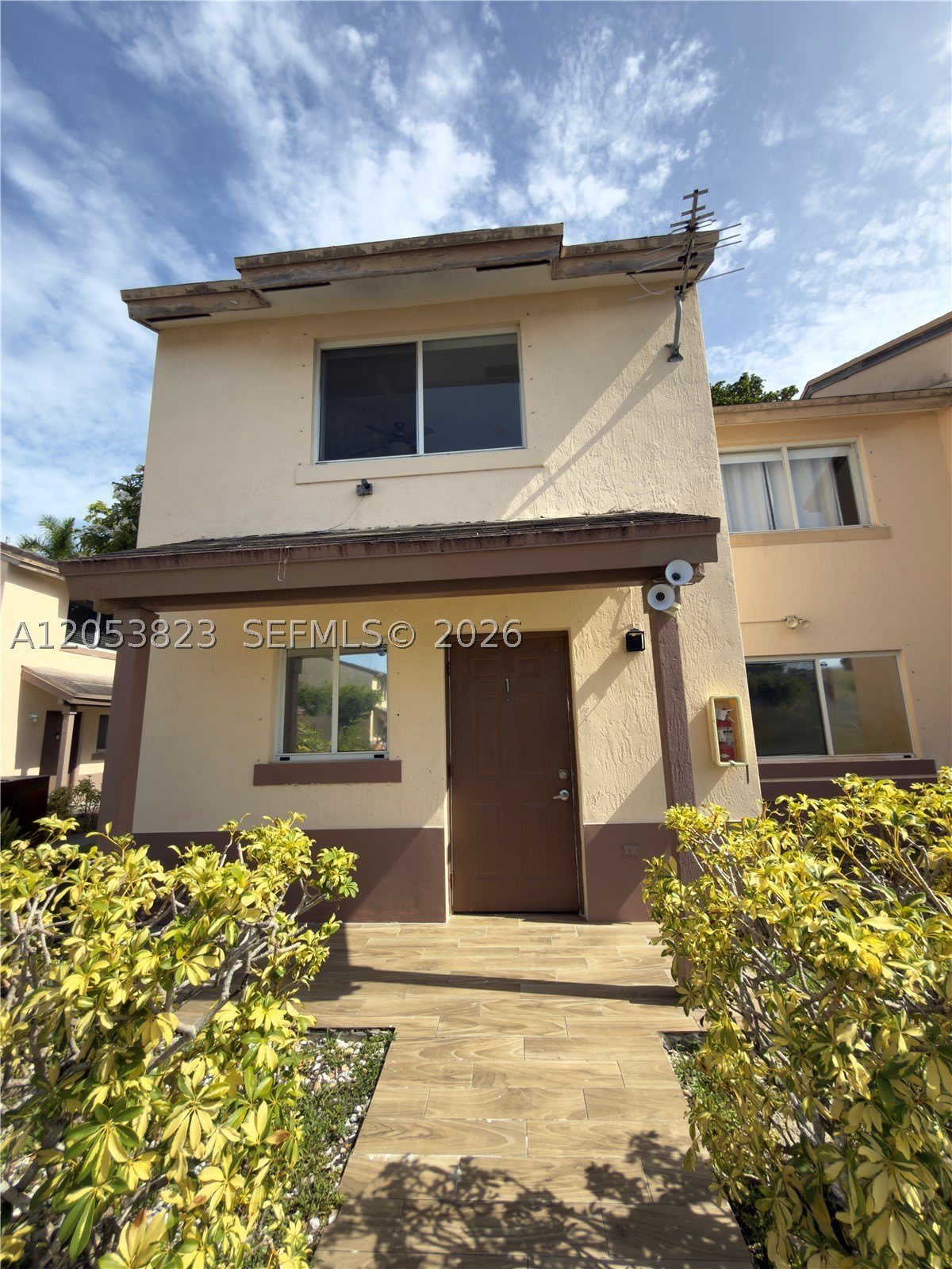 14010 NE 3rd Ct – photo 2