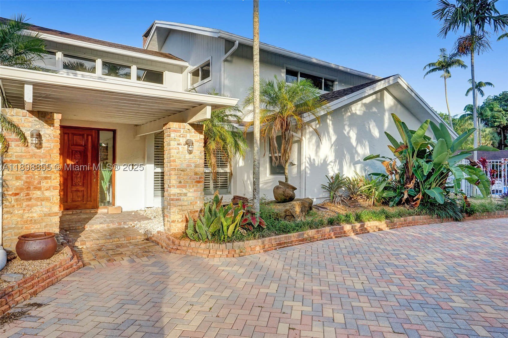 2120 SW 28th Way – photo 3