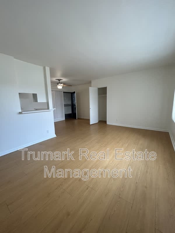 337 E Tujunga Ave – photo 5