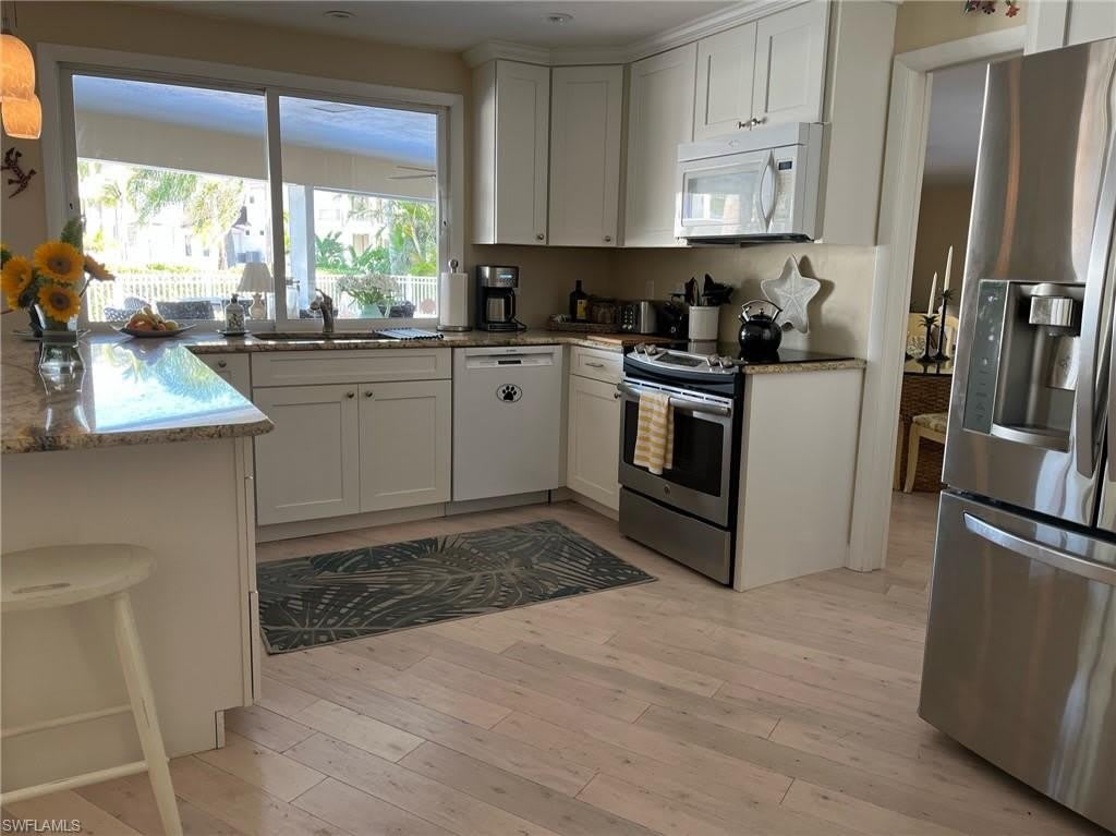 677 18Th Ave S – photo 4