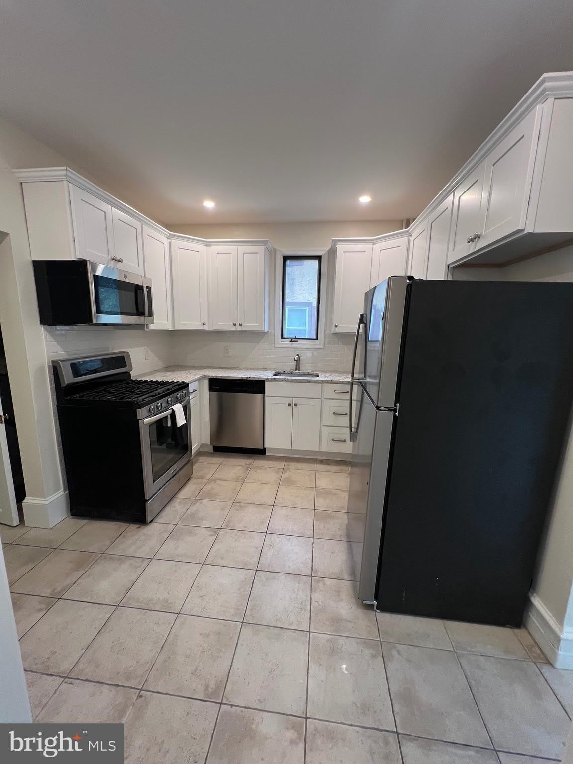 143 E MORELAND Avenue – photo 5