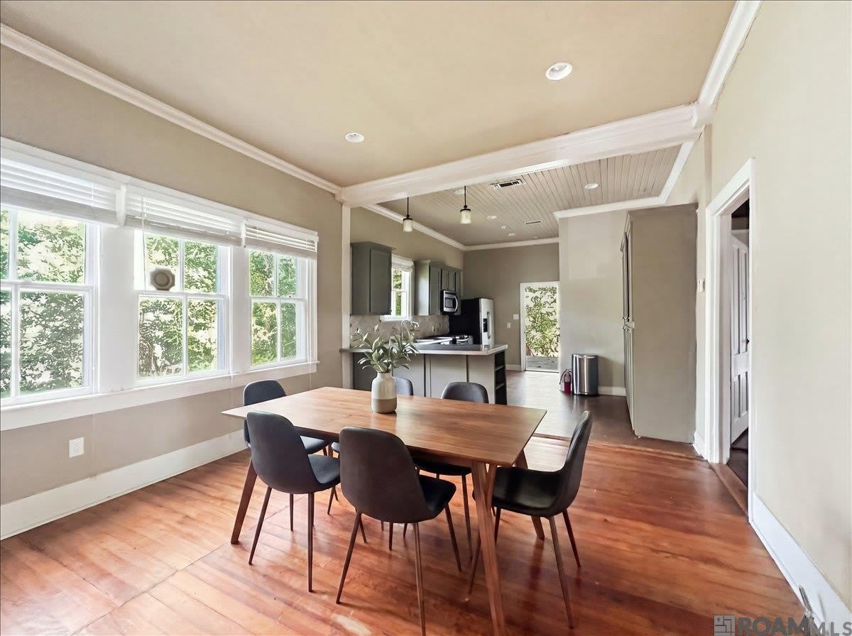 729 Royal St – photo 2