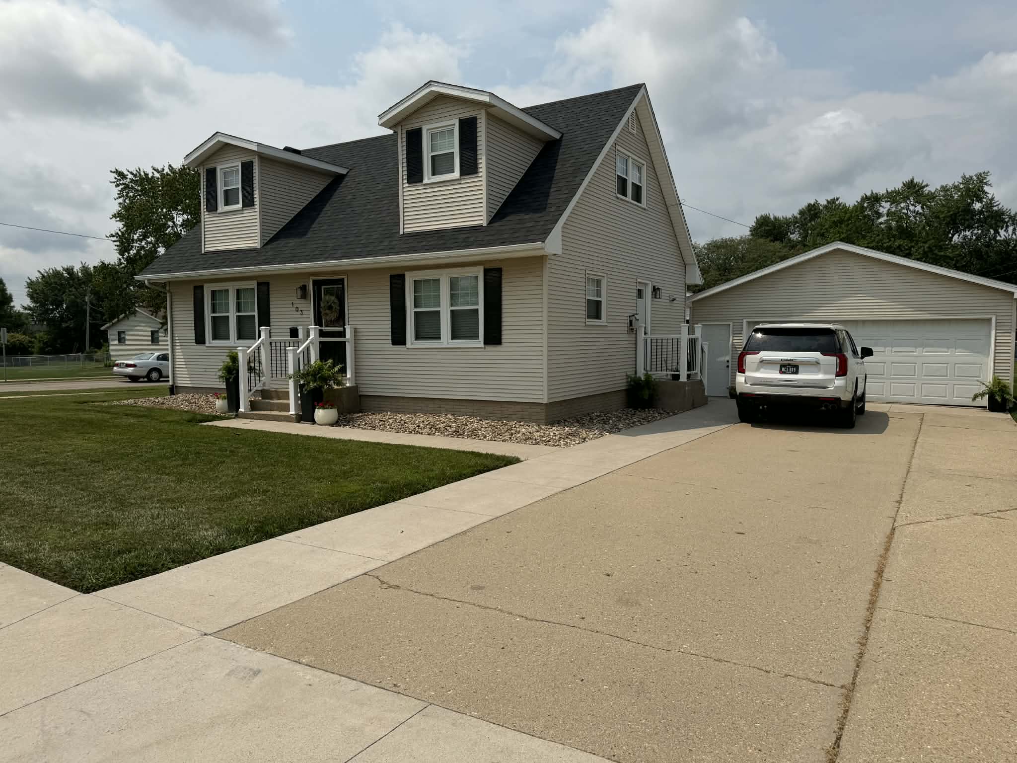 103 9th Avenue – photo 2
