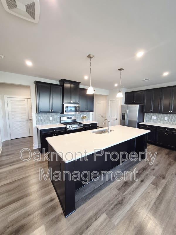 3700 Maze Runner Drive – photo 4