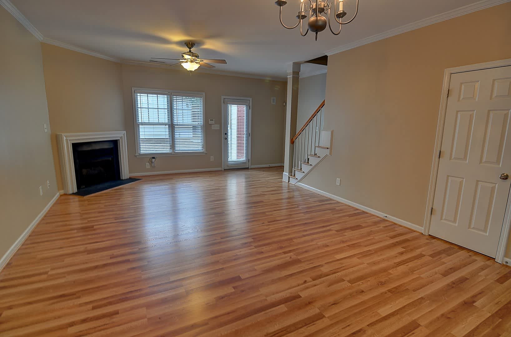 Light, Bright Governor's Village Townhome – photo 5
