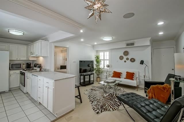 1323 DAUPHINE Street – photo 4