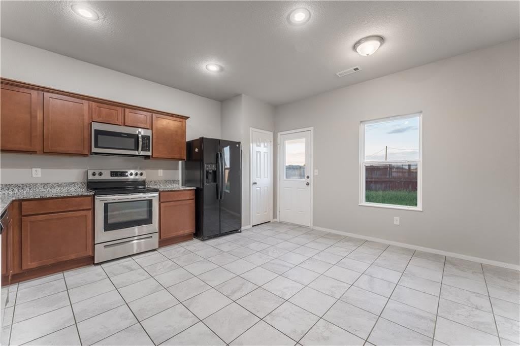 1570 Scotland Drive – photo 5