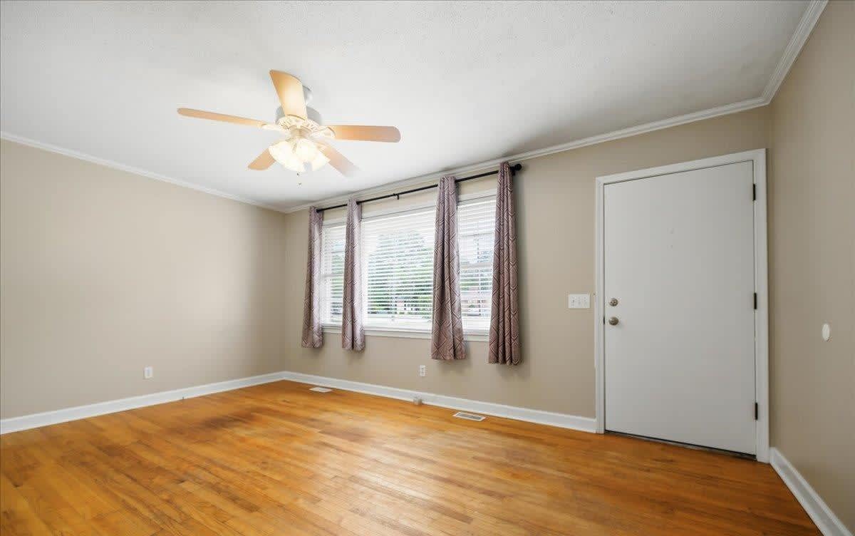 1007 Greenleaf Road – photo 2