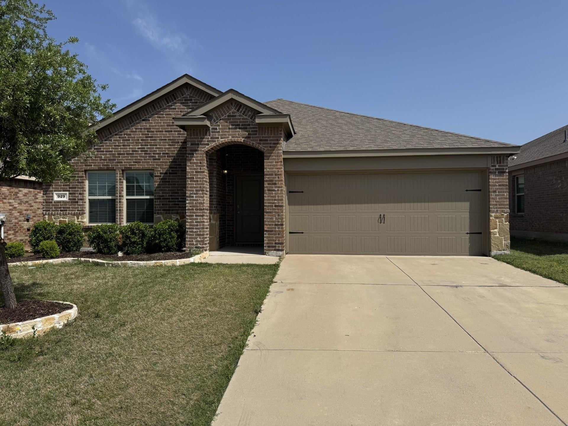 929 Alton Drive – photo 1