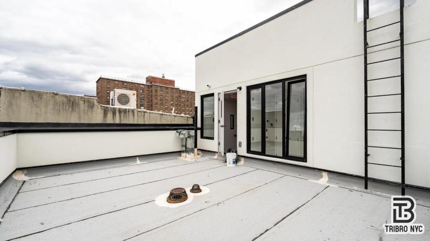 96 Moore Street – photo 1