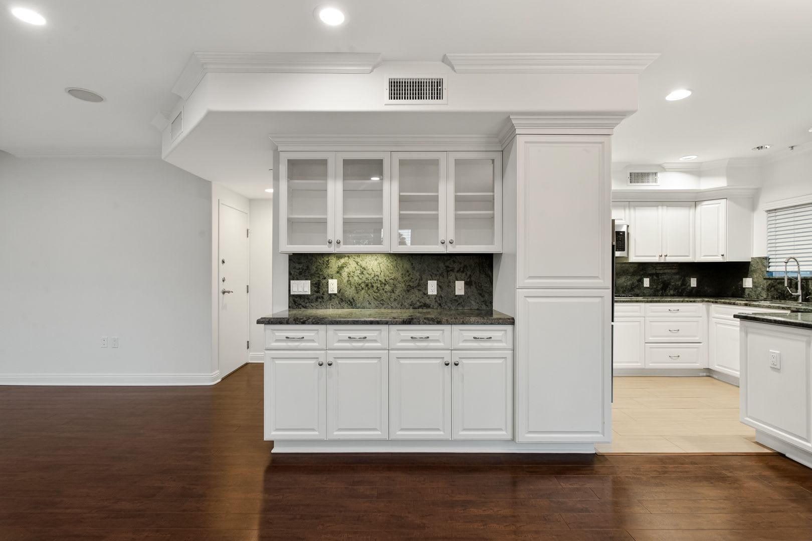 LJA 1529 BEVERLY, LLC – photo 5