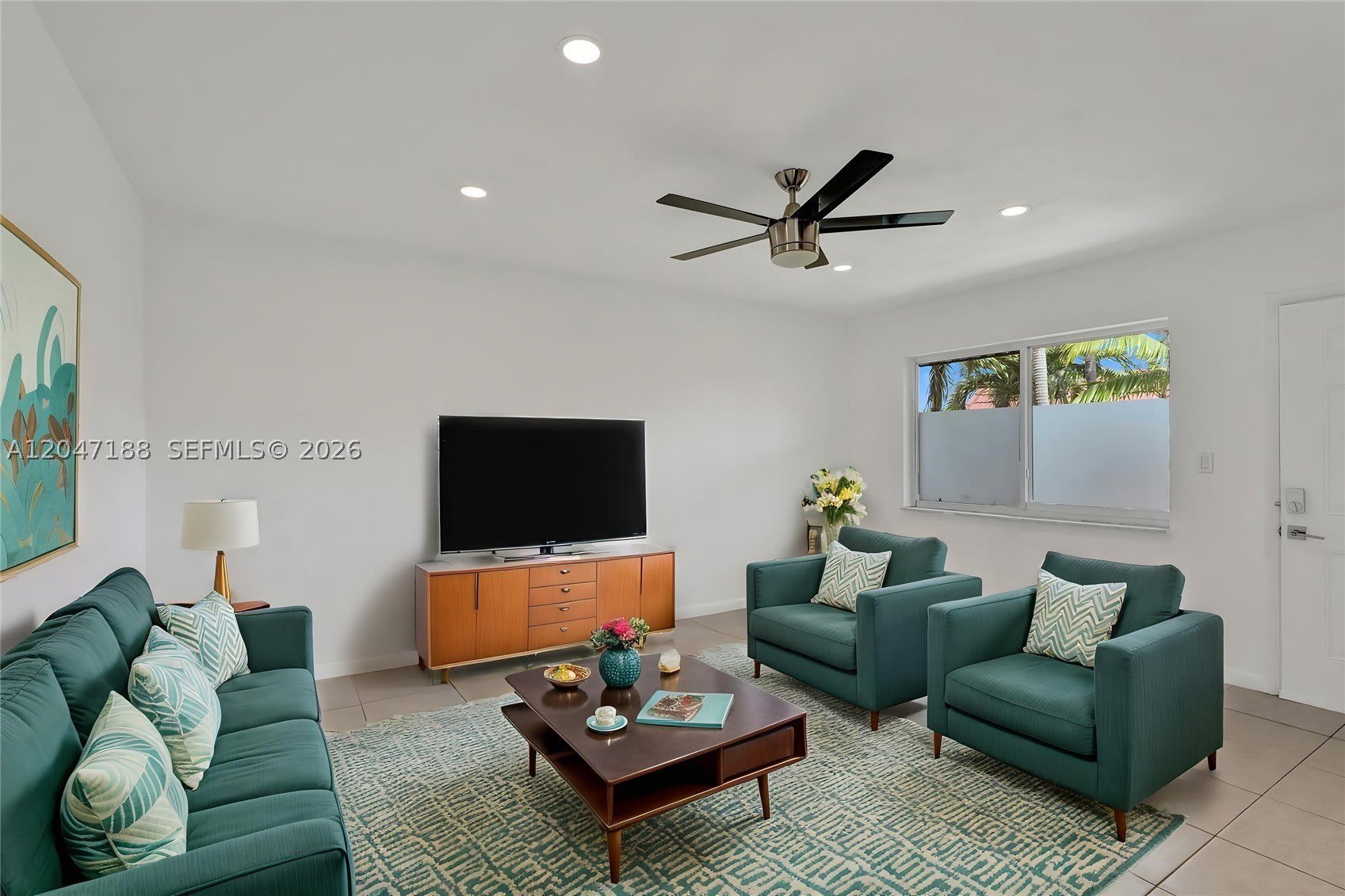 3050 NE 5th Ter – photo 2