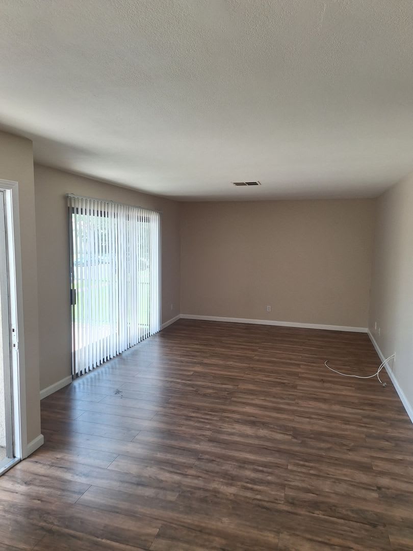**Move In Special** 2 Bedrooms in the City of Redlands – photo 4