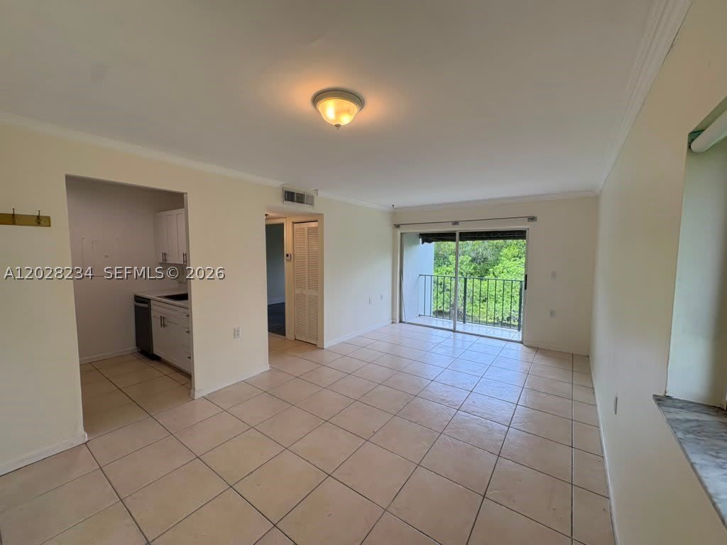 1141 Lake Victoria Dr – photo 1