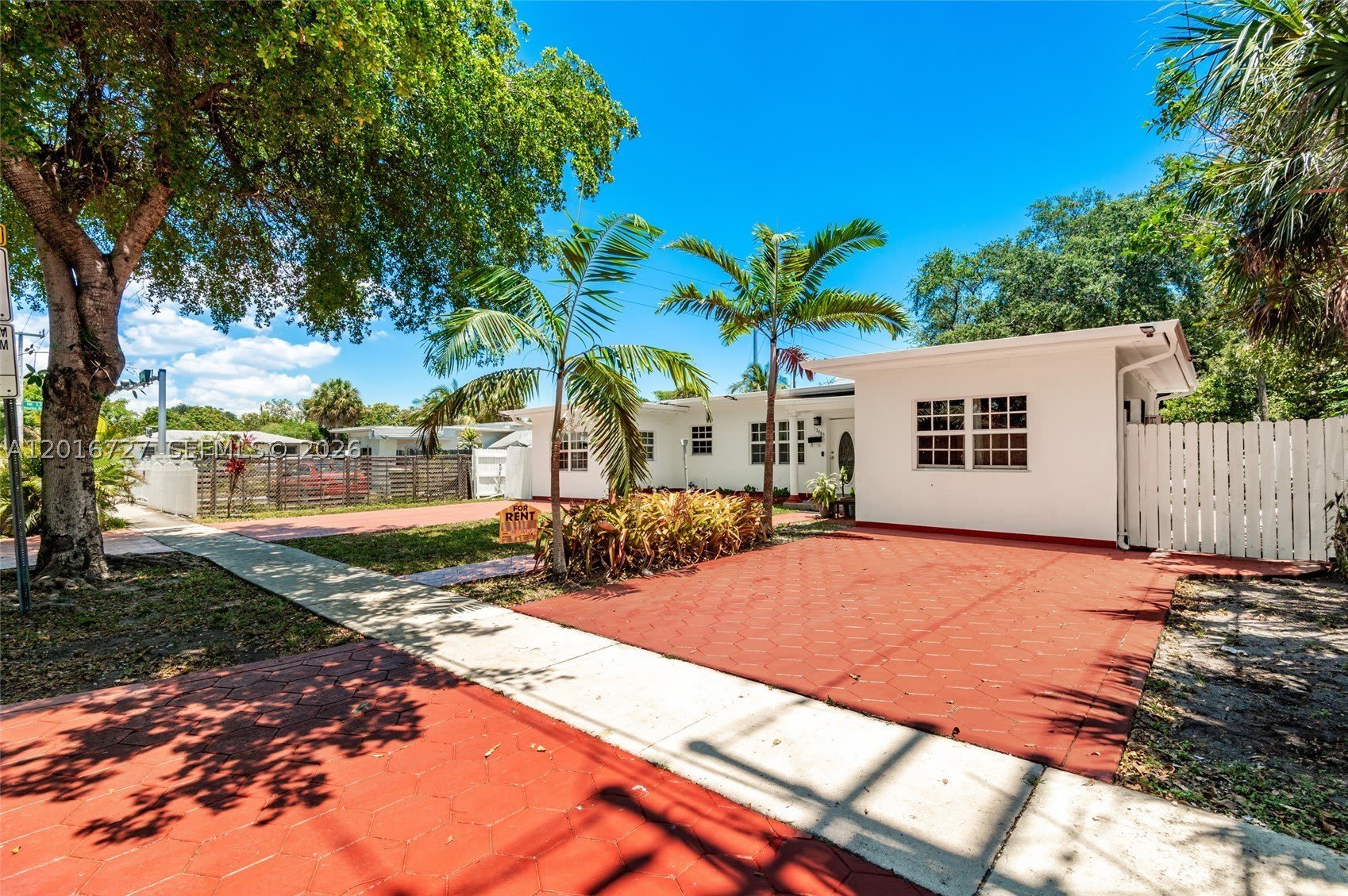 13485 NE 9th Ave – photo 2