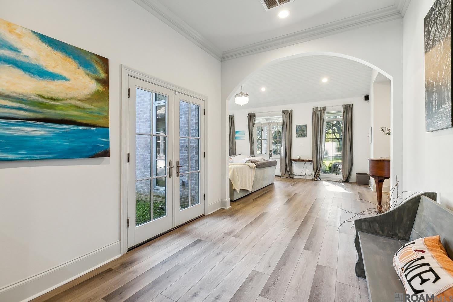 6363 Sevenoaks Ave – photo 2