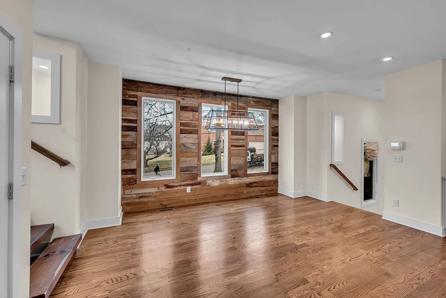 921 Hillview Heights – photo 3