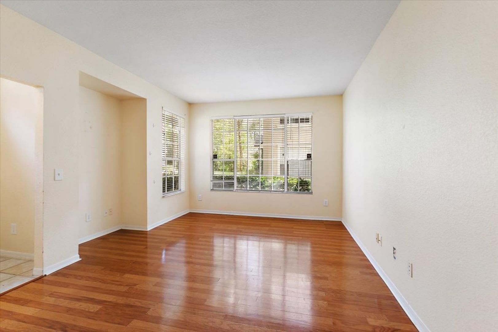 Highly Desired Bishops Court Community Condo – photo 2