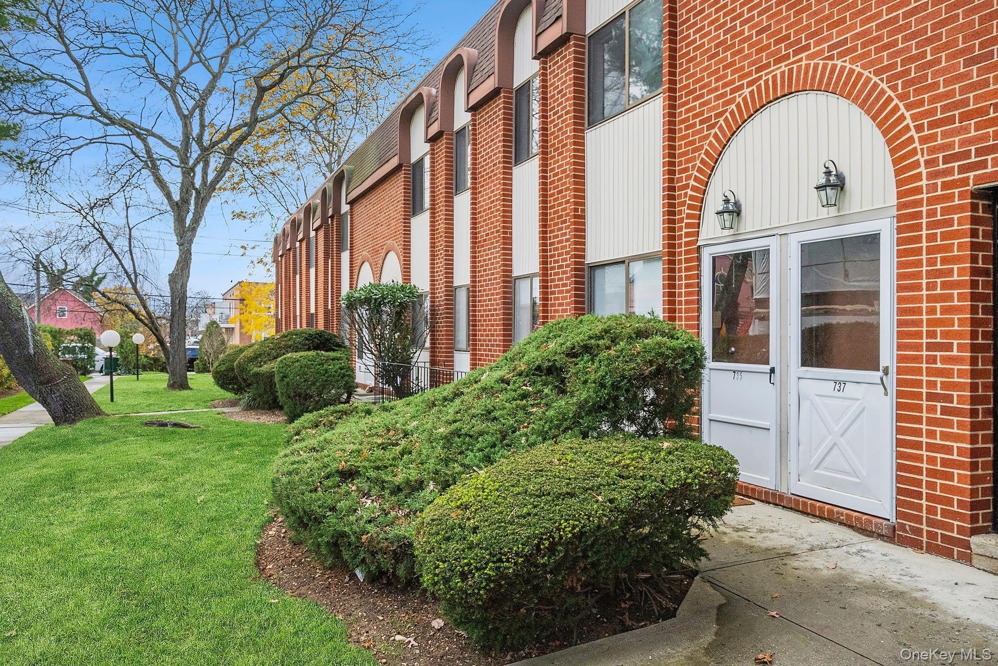 655 Chestnut Street – photo 2