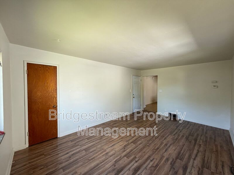 68 Knecht Dr – photo 3