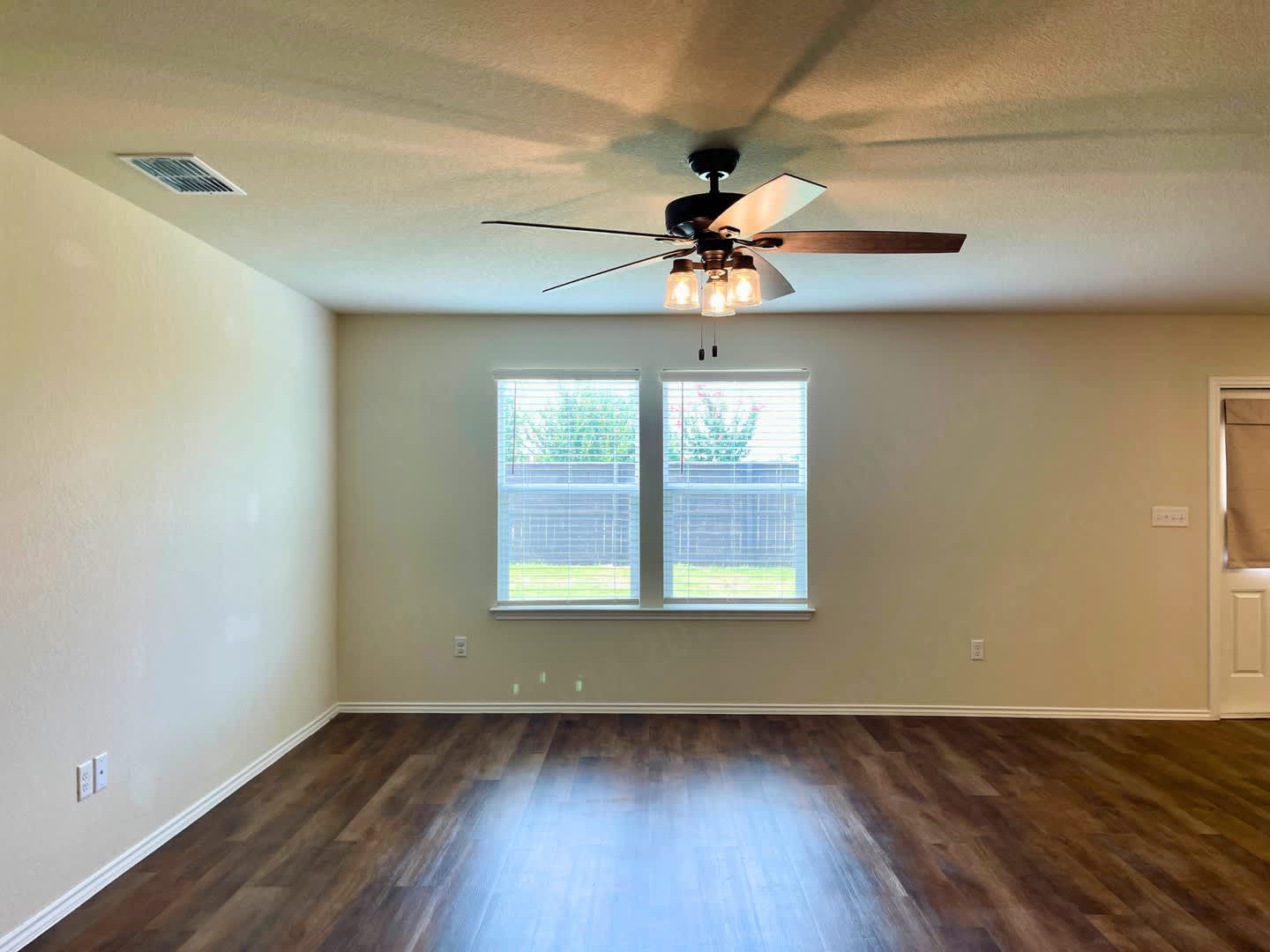 Move-In Special. 1 Month Free Rent with a 12-month lease – photo 4