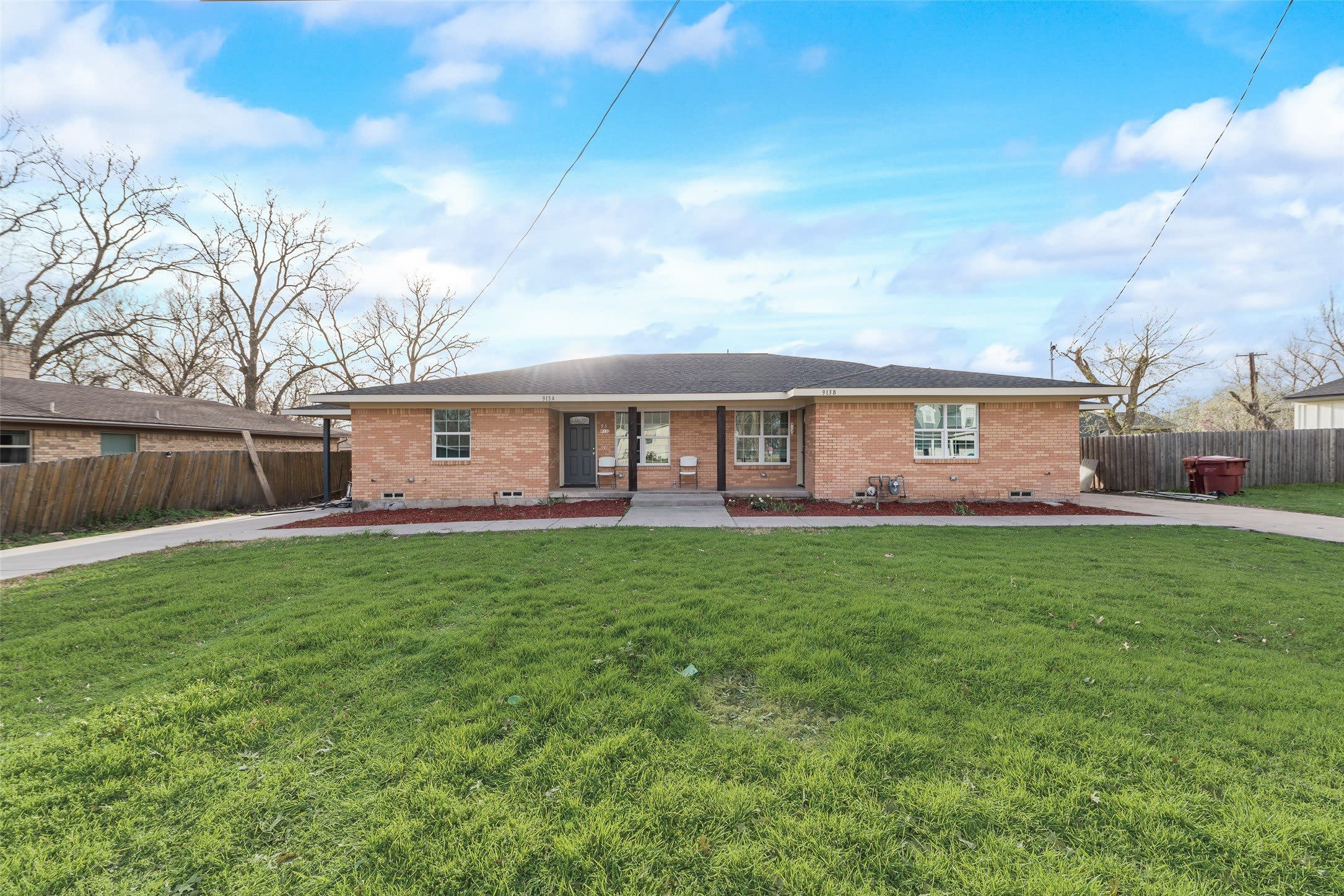 913 Live Oak Street – photo 1