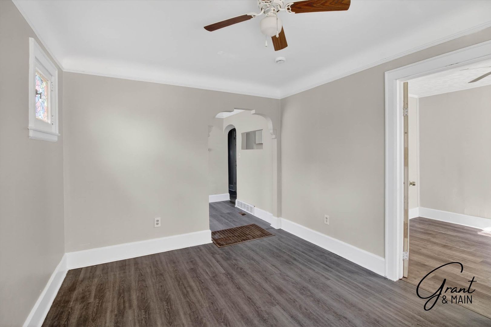 1250 3 Bedroom Bungalow – photo 3