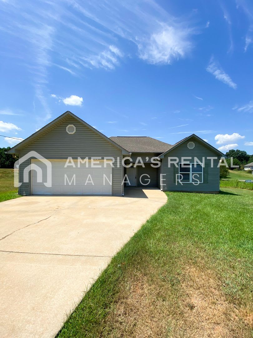 Home for Rent in Woodstock! – photo 2