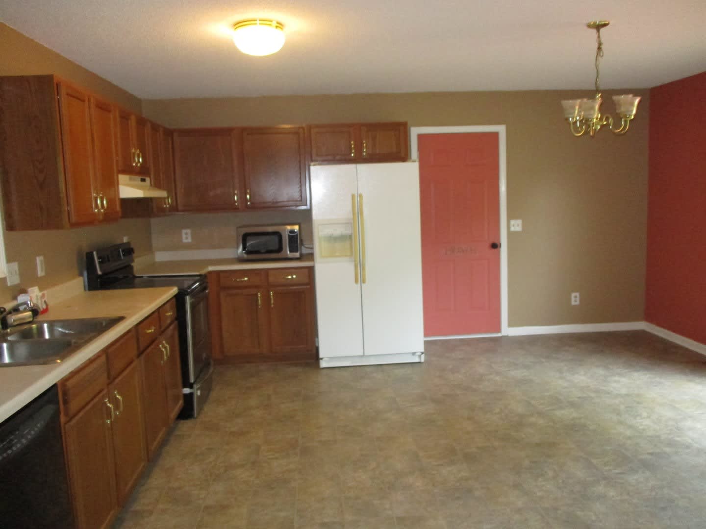 3 Bedroom Home For Rent In The Deertrail Subdivision – photo 5