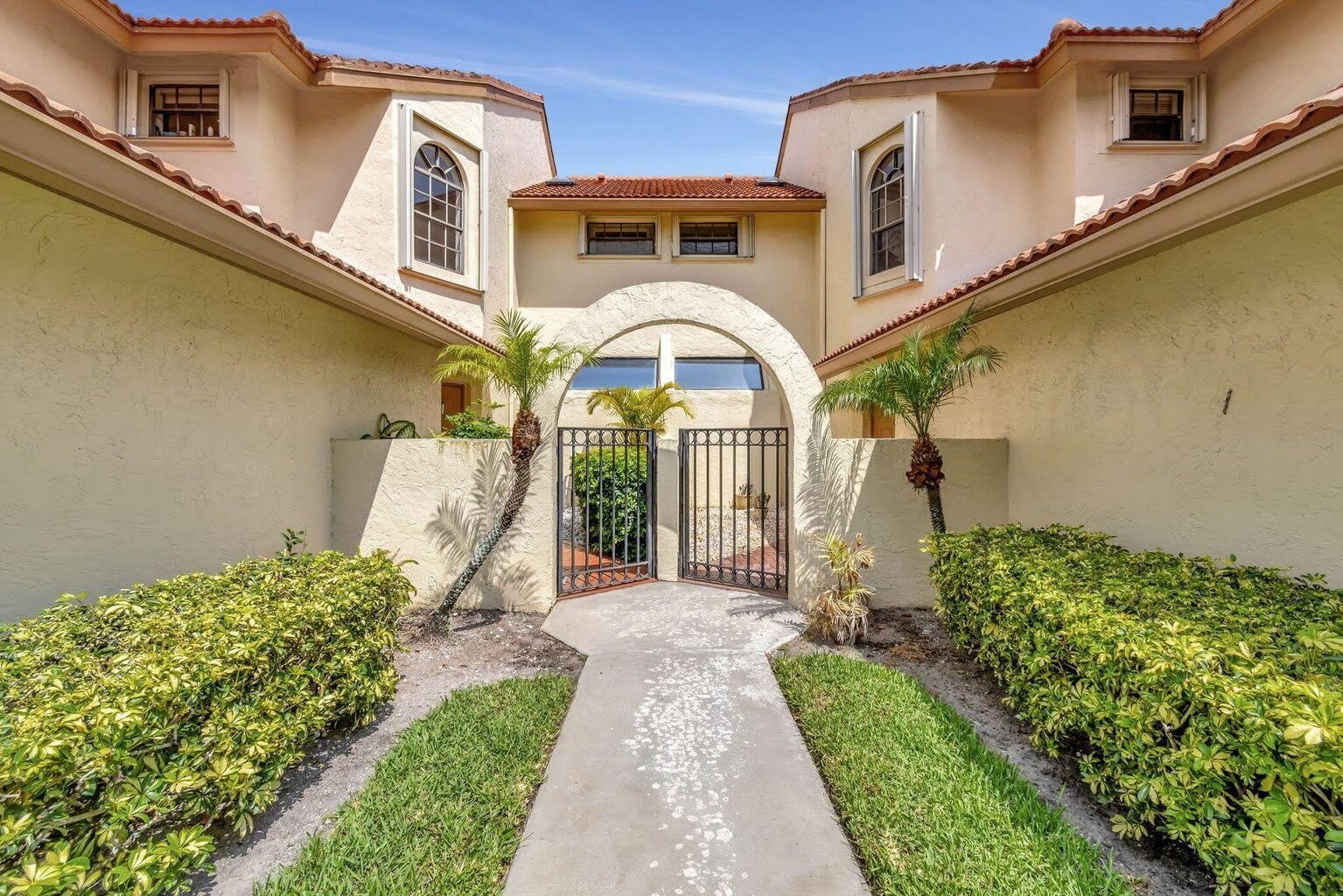8320 WATERLINE Drive – photo 2