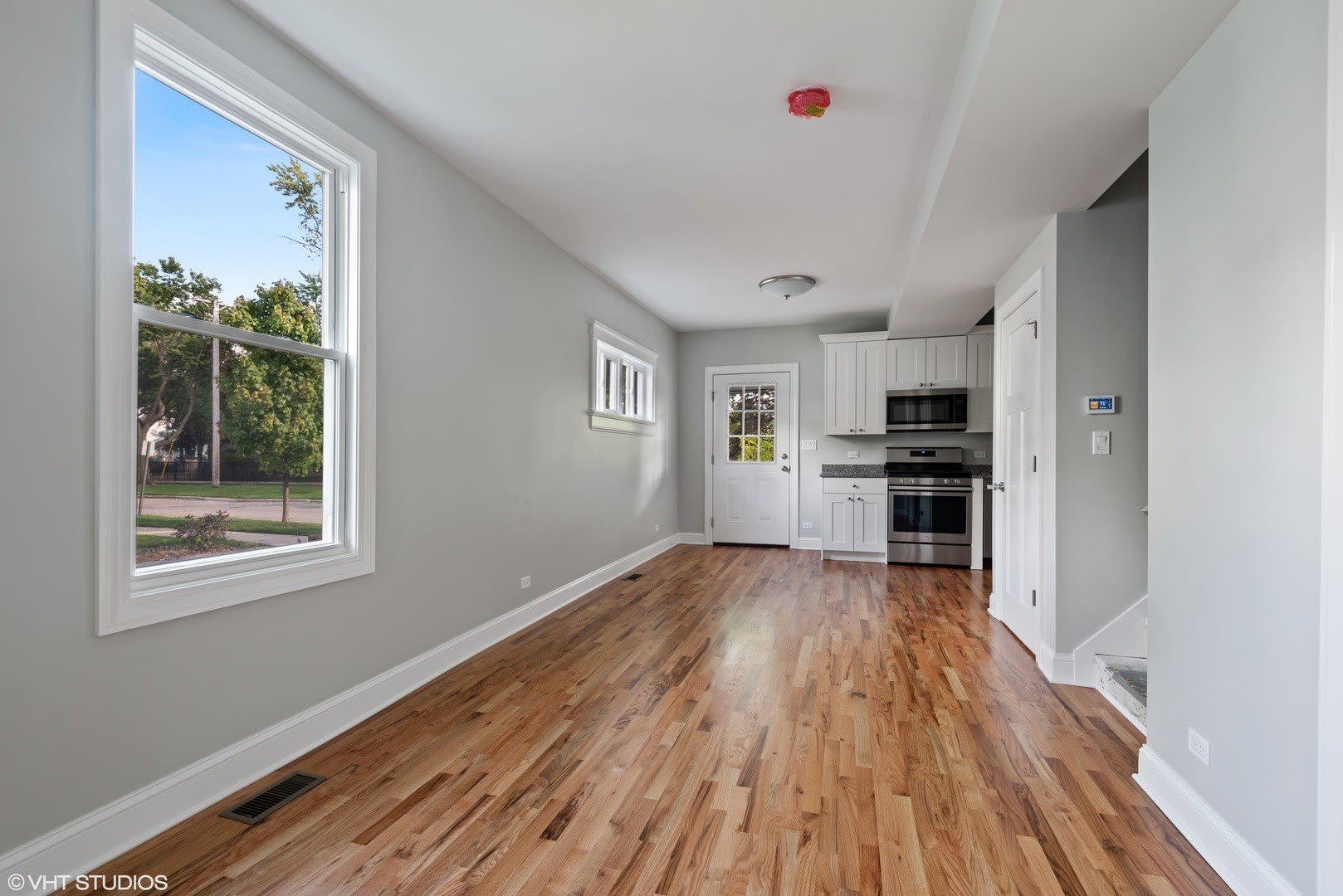 1910 Elmwood Avenue – photo 3