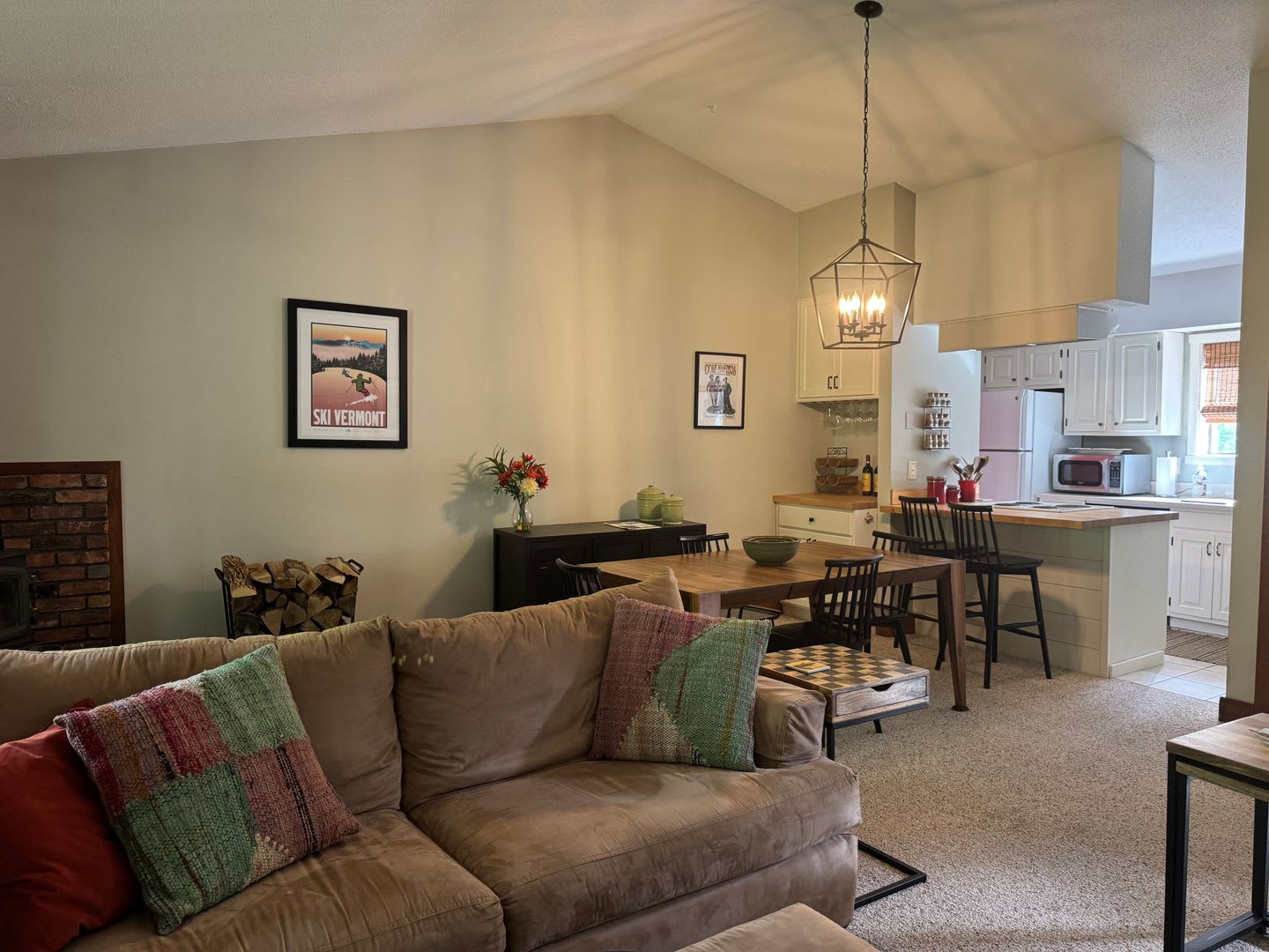Short Term- 2 bedroom condo in Quechee- Fully Furnished – photo 5