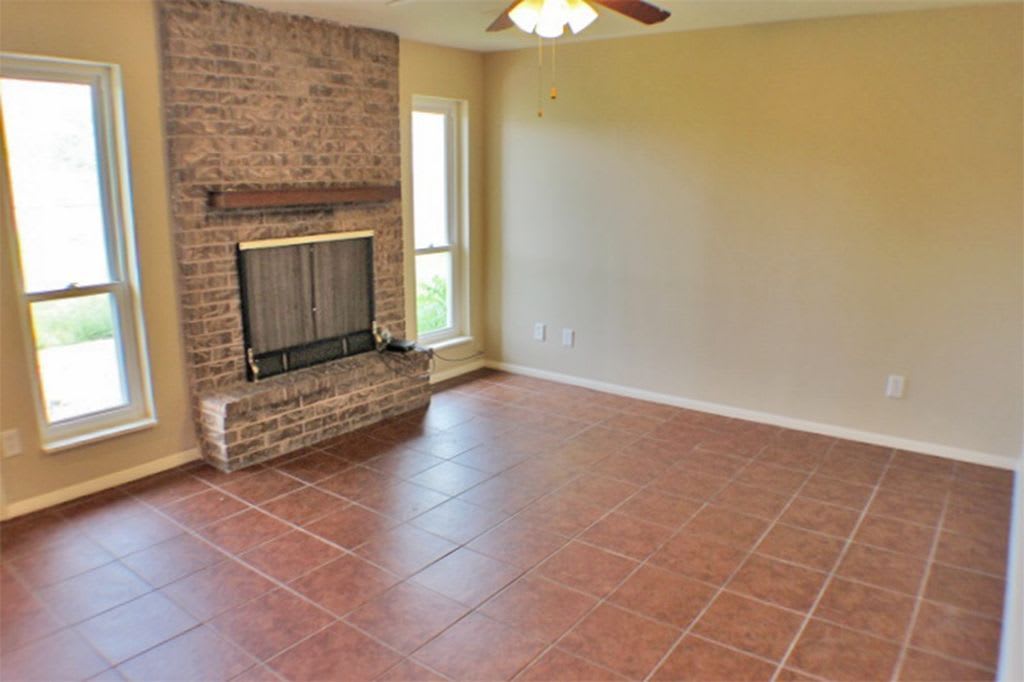 PETS NEGOTIABLE WITH OWNER APPROVAL!! – photo 2
