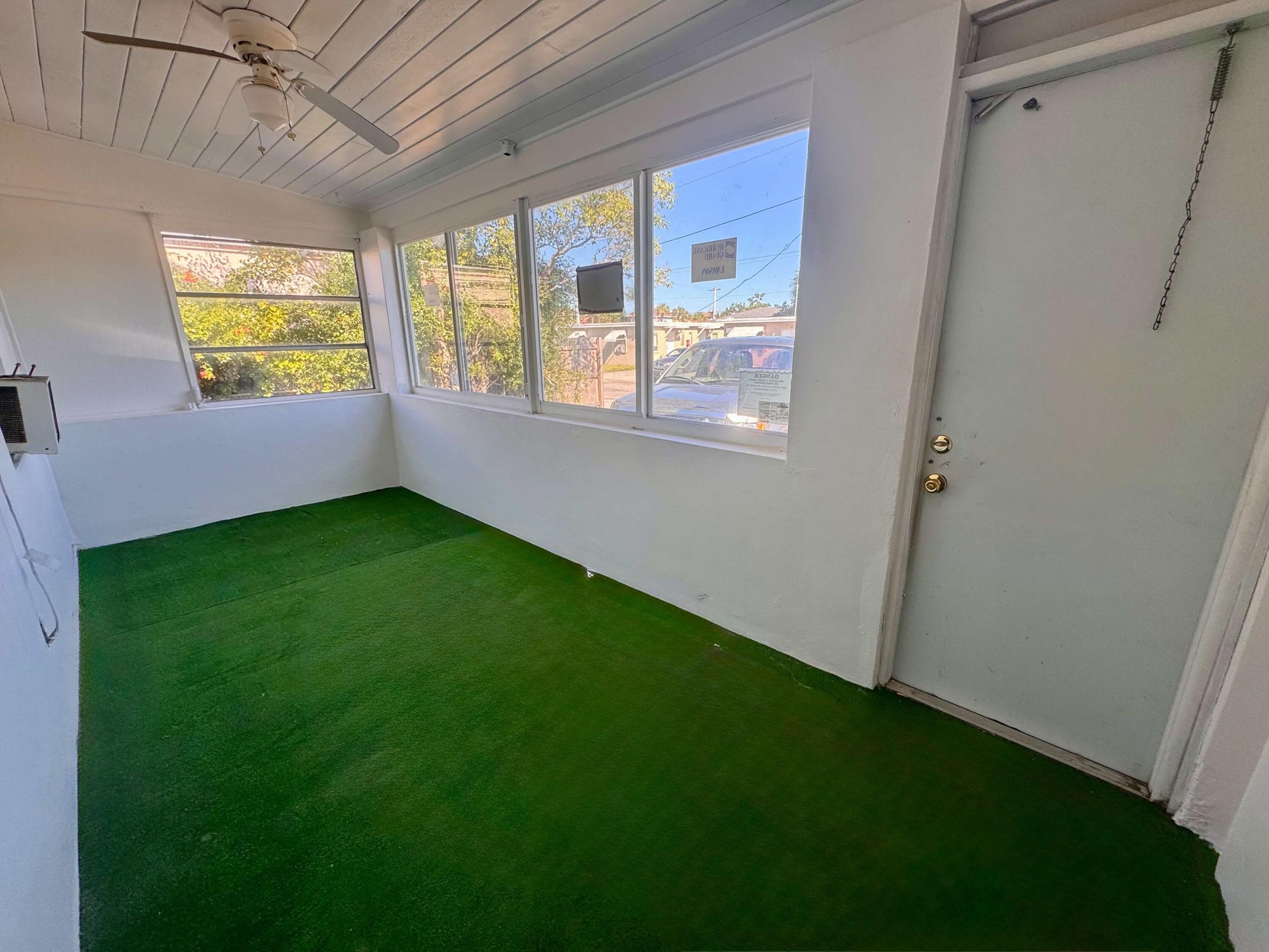 2515 Avenue E – photo 3