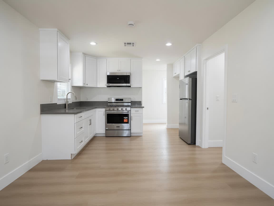 824 Aragon Avenue – photo 3