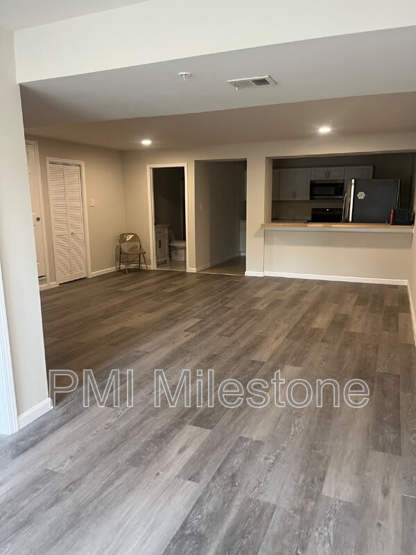 9734 Dumbarton Drive – photo 5
