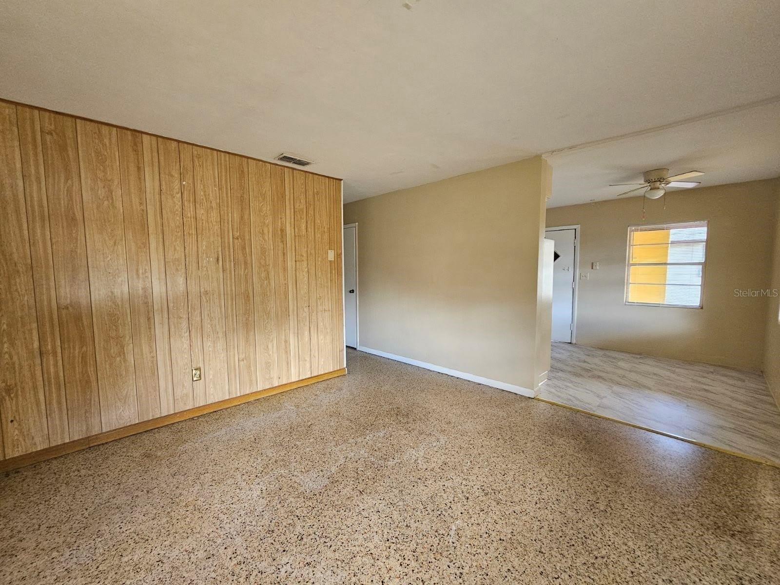 1216 E MYRTLE Street – photo 3