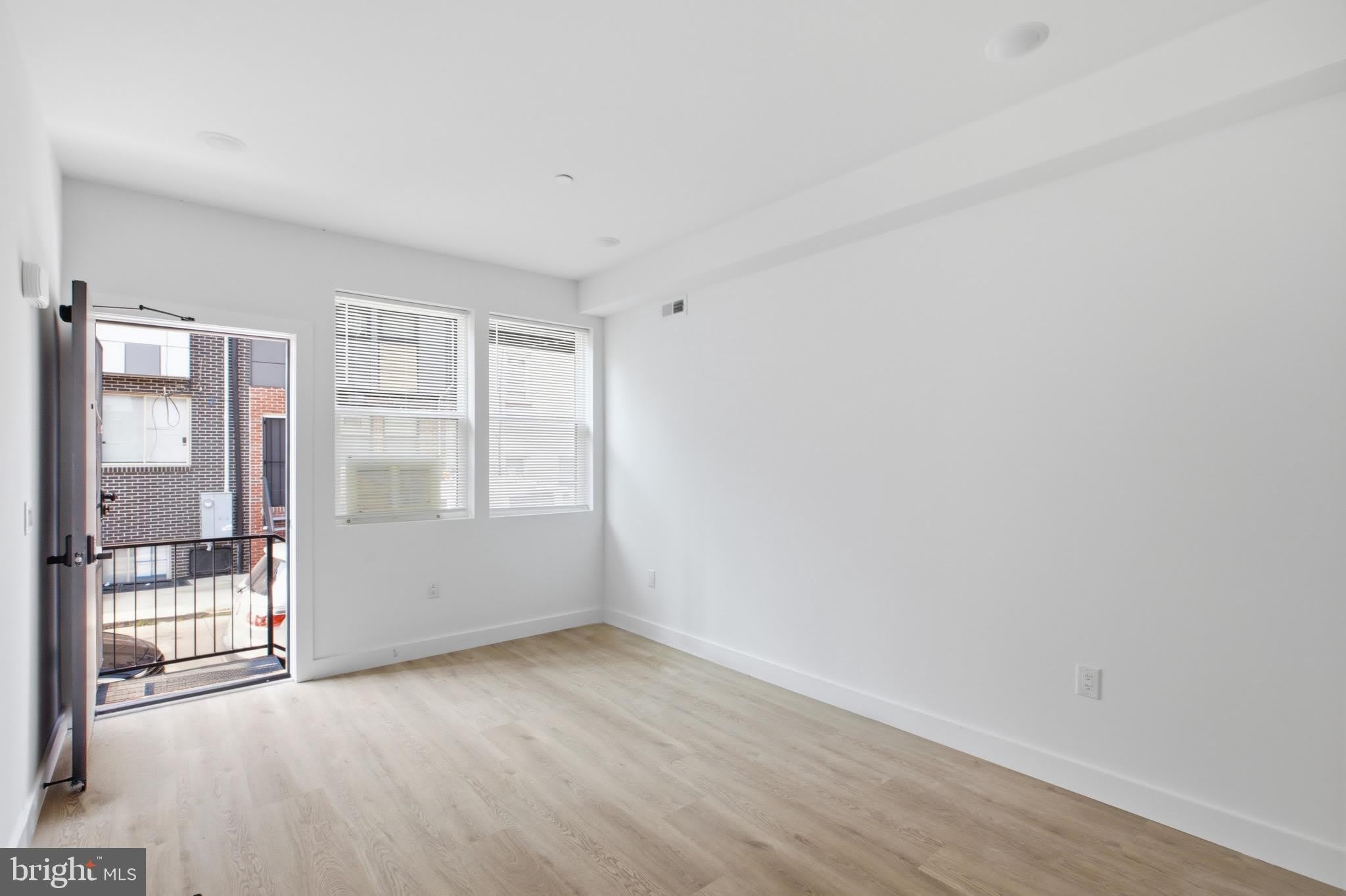 1027 W Arizona Street – photo 2