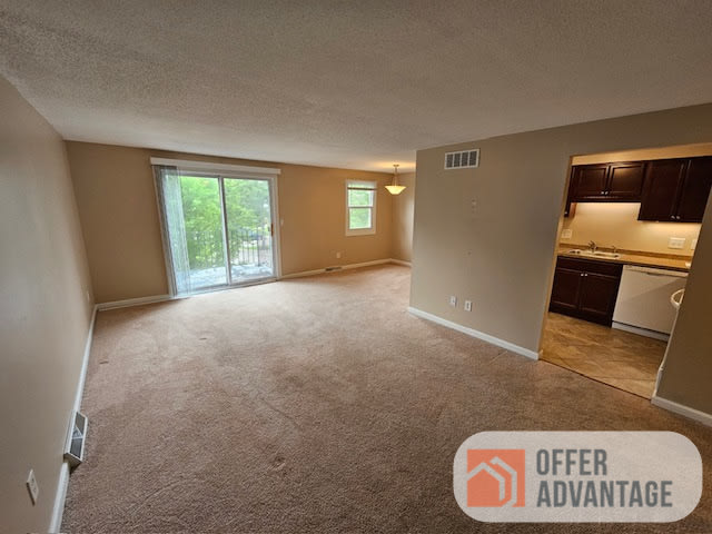 137 Creekside DriveUnit 3 – photo 3