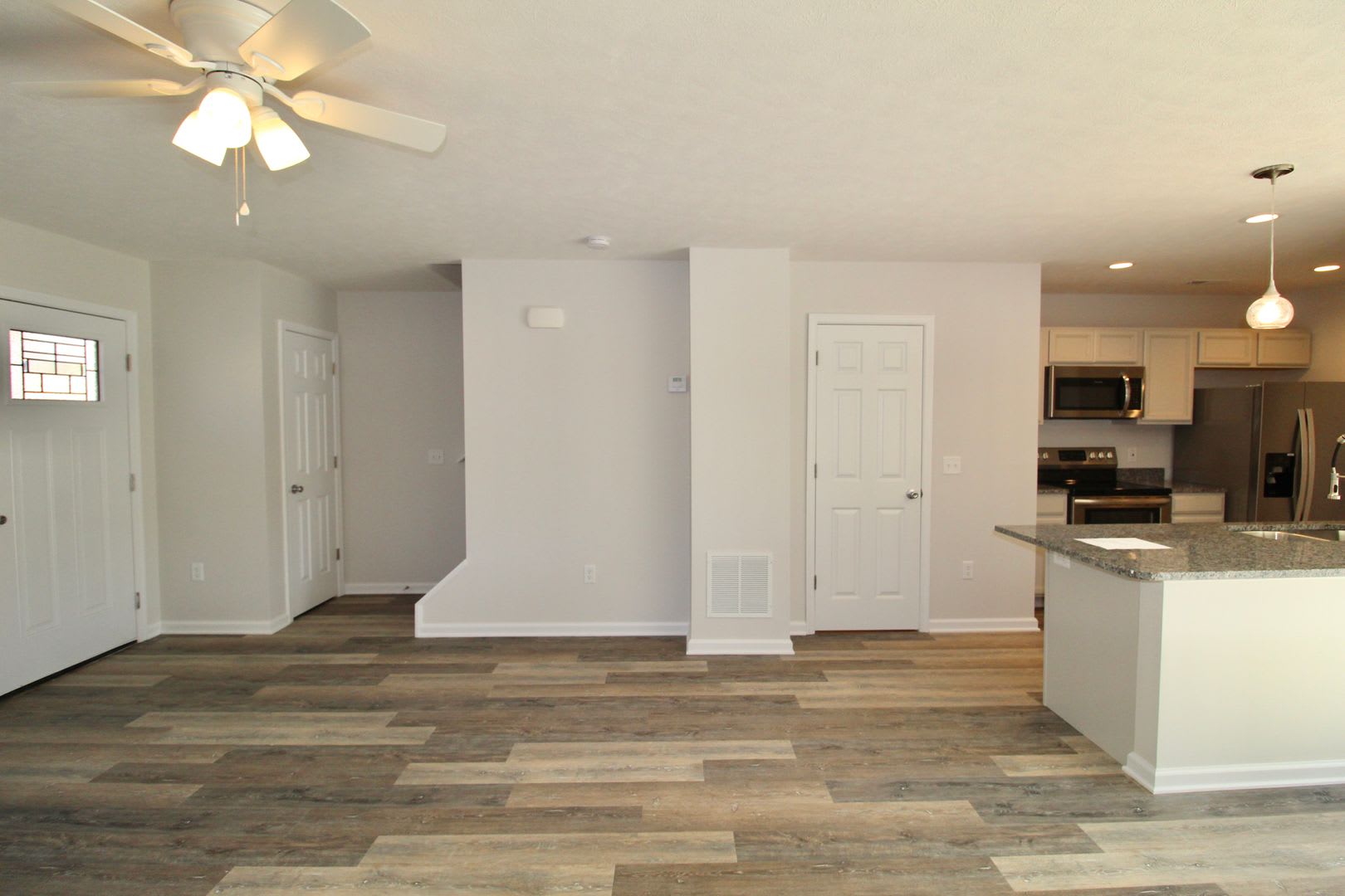 Spacious 3 BR Townhome – photo 3