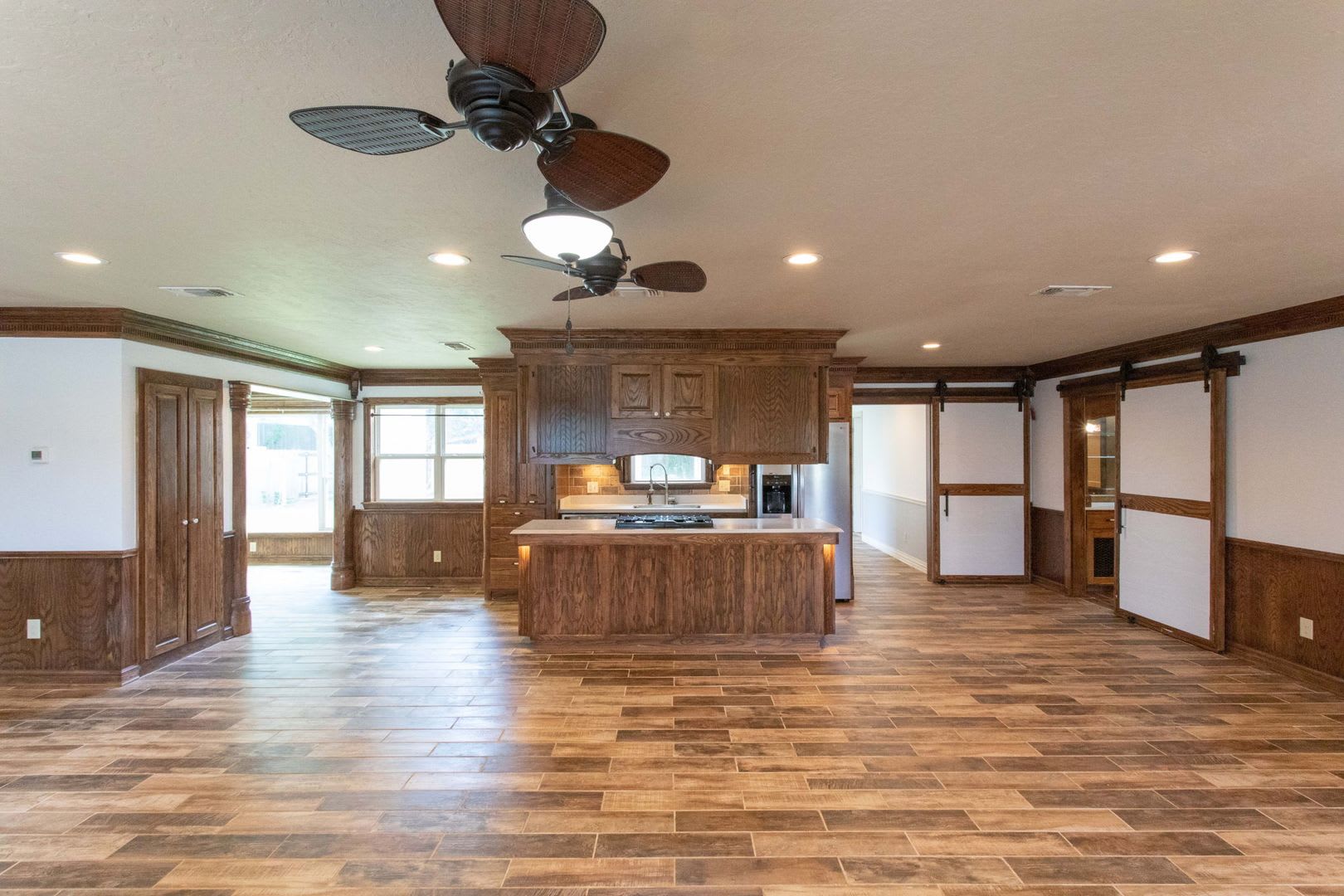 Updated 3BR/3BA, 2,300+ sq ft home!! – photo 4