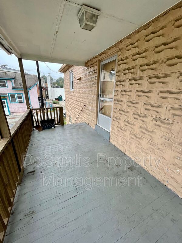 3827 Willow Avenue – photo 3