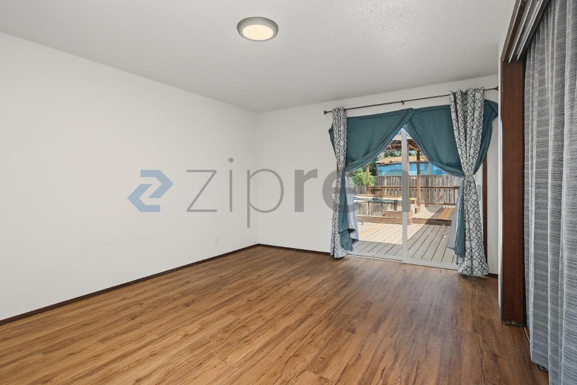 2165 SW 208th Ave – photo 3