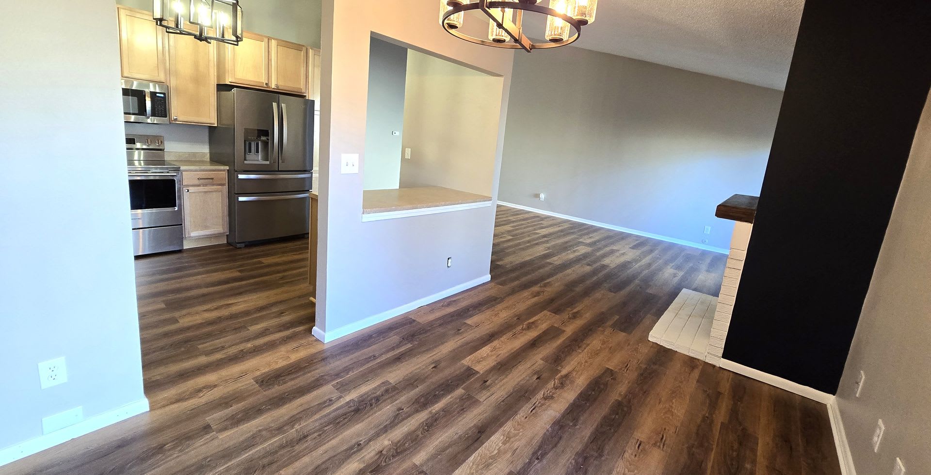 3 Bedroom, 2 Bathroom, Home With A 2 Car Garage For Rent In Indian Hills – photo 2