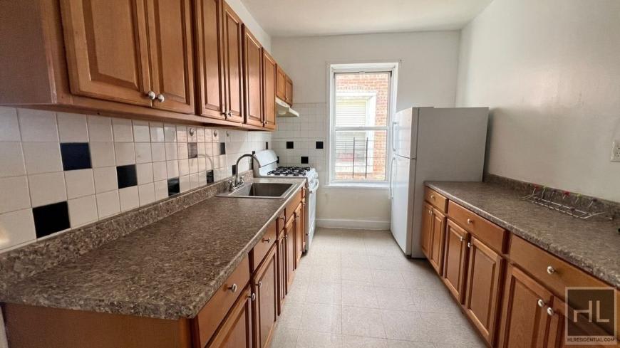 1269 REMSEN AVENUE – photo 1