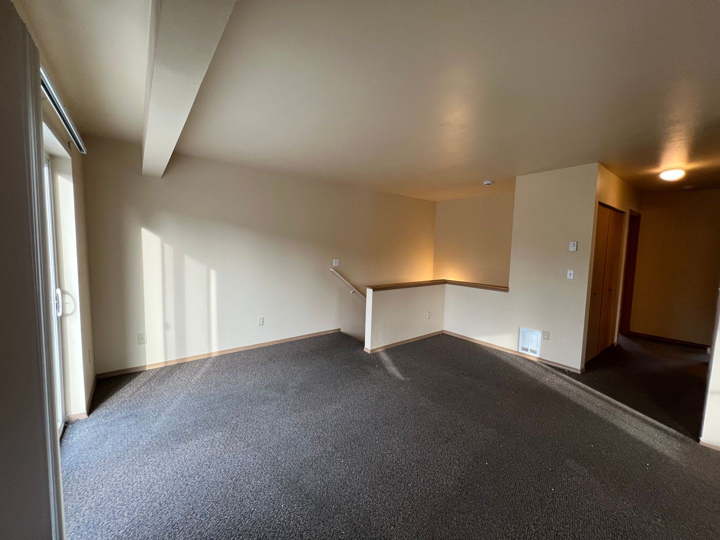 3 Bedroom, 2 Bath in York Neighborhood! – photo 4