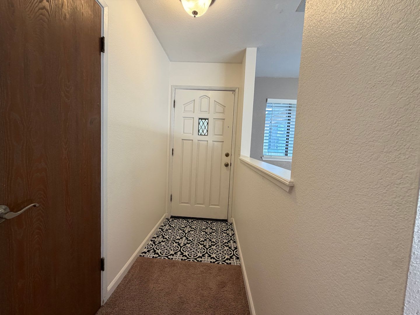 Cute house with huge yard 2 bedroom 2 bath – photo 3